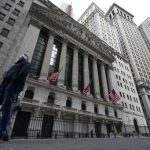 Stock Market Falls As Votes For Debt Ceiling Await